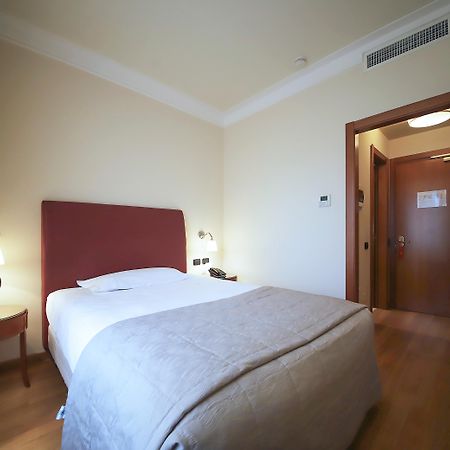 Monica Hotel Fiera Pregnana Milanese Esterno foto