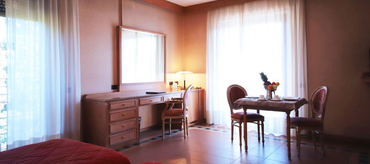 Monica Hotel Fiera Pregnana Milanese Esterno foto