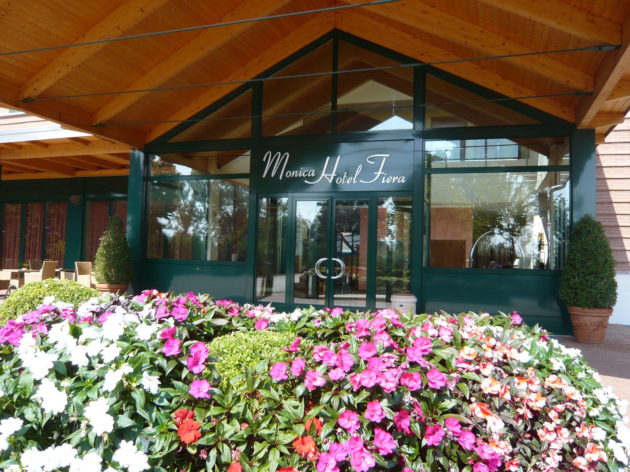Monica Hotel Fiera Pregnana Milanese Esterno foto
