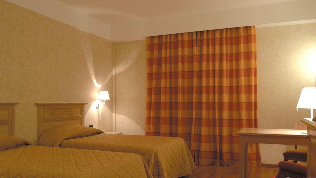 Monica Hotel Fiera Pregnana Milanese Esterno foto