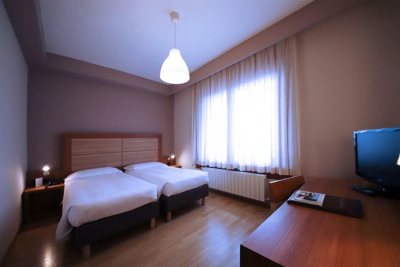 Monica Hotel Fiera Pregnana Milanese Esterno foto