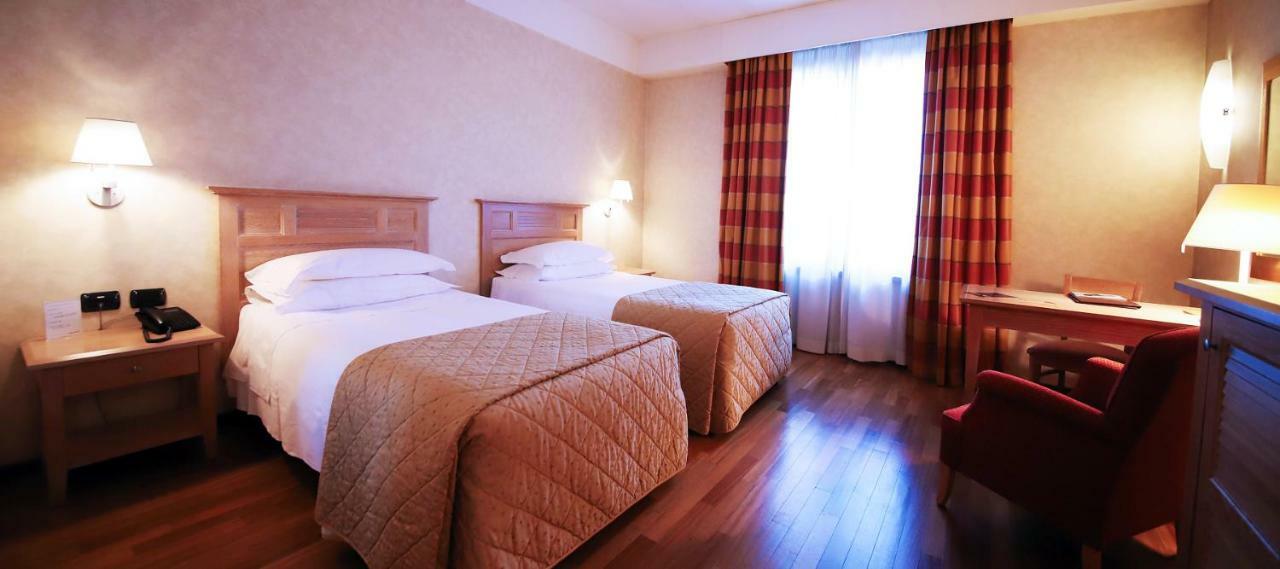 Monica Hotel Fiera Pregnana Milanese Esterno foto