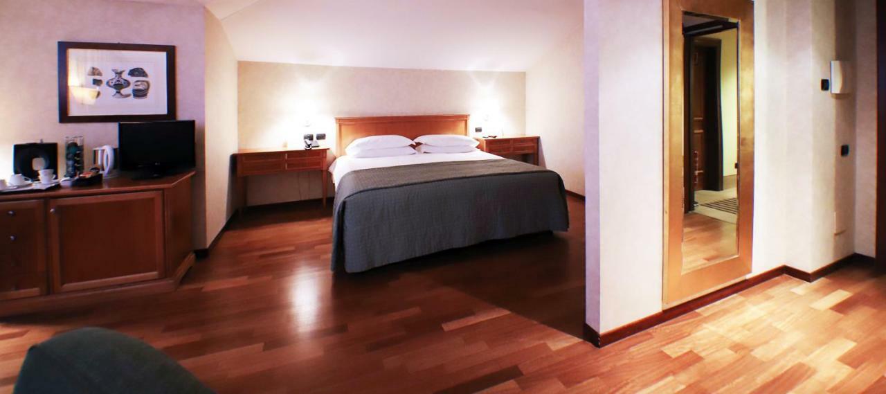 Monica Hotel Fiera Pregnana Milanese Esterno foto